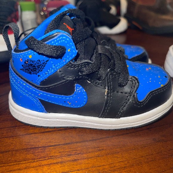 My toddler grew out of them! - Picture 2 of 5